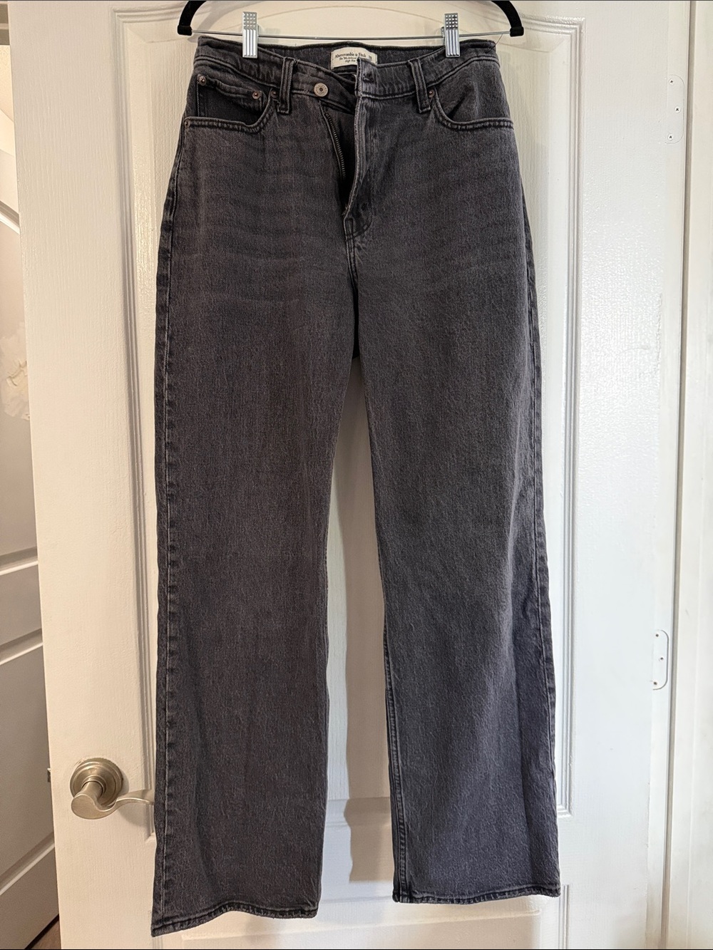 Abercrombie & Fitch Straight-Leg Jeans in Charcoal/black.. curve love